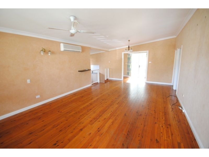 2 Seventh Avenue, Toukley NSW 2263