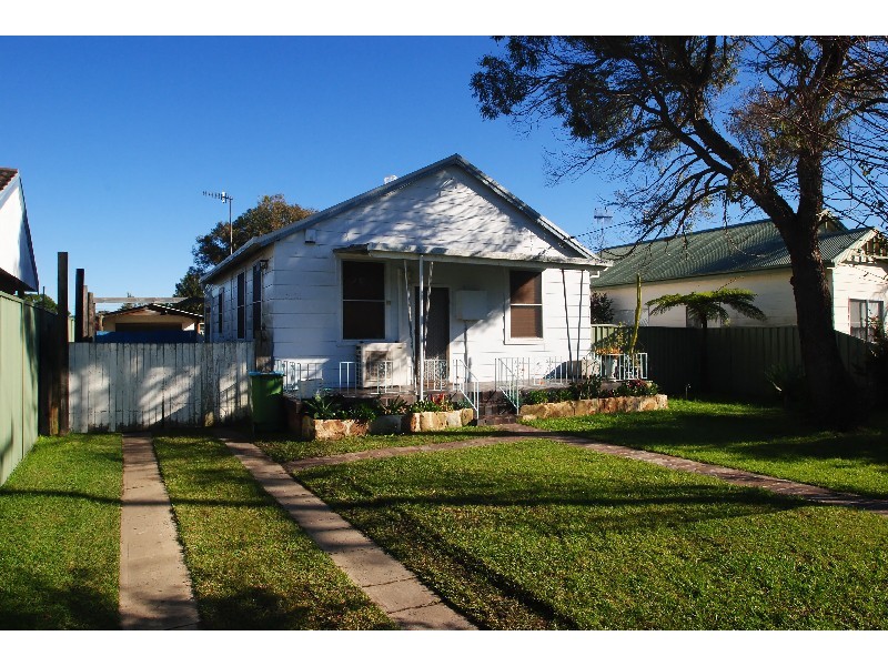 7 Kathleen White Cr, Killarney Vale NSW 2261