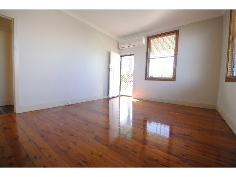 7 Kathleen White Cr, Killarney Vale NSW 2261