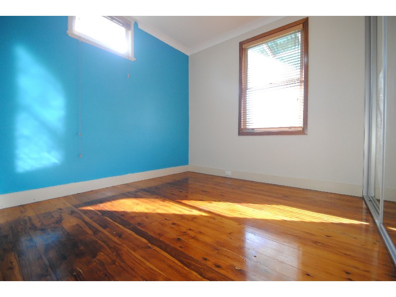 7 Kathleen White Cr, Killarney Vale NSW 2261