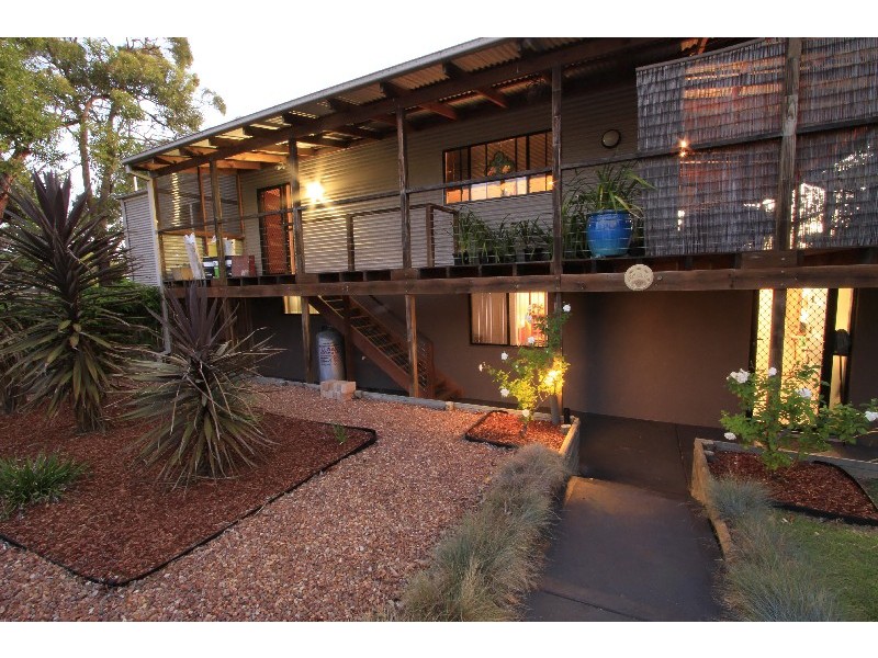 40 Lauren Avenue, Lake Munmorah NSW 2259