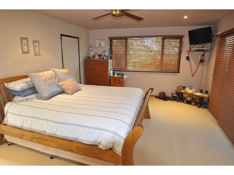 40 Lauren Avenue, Lake Munmorah NSW 2259