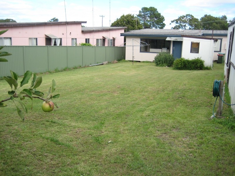 17 Victoria Ave, Toukley NSW 2263