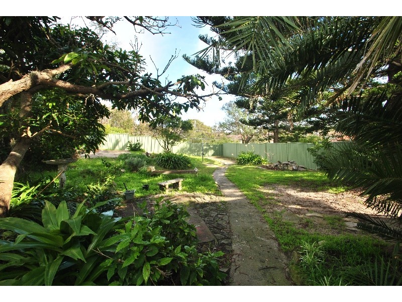 17 Soldiers Point Drive, Norah Head NSW 2263