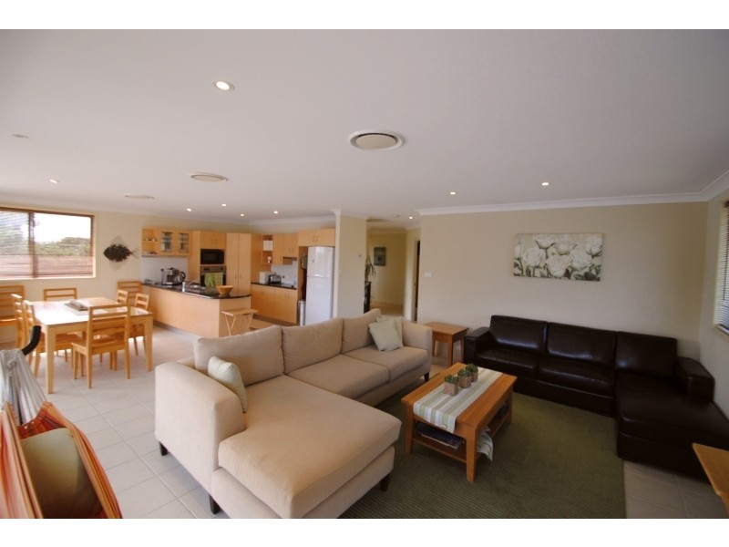 136 Buff Point Avenue, Buff Point NSW 2262