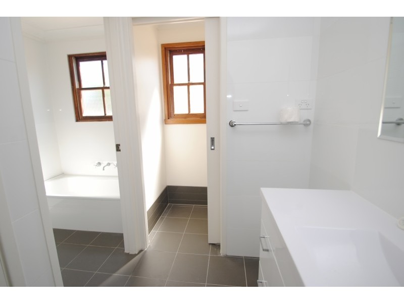 3 Spring Valley Ave, Gorokan NSW 2263