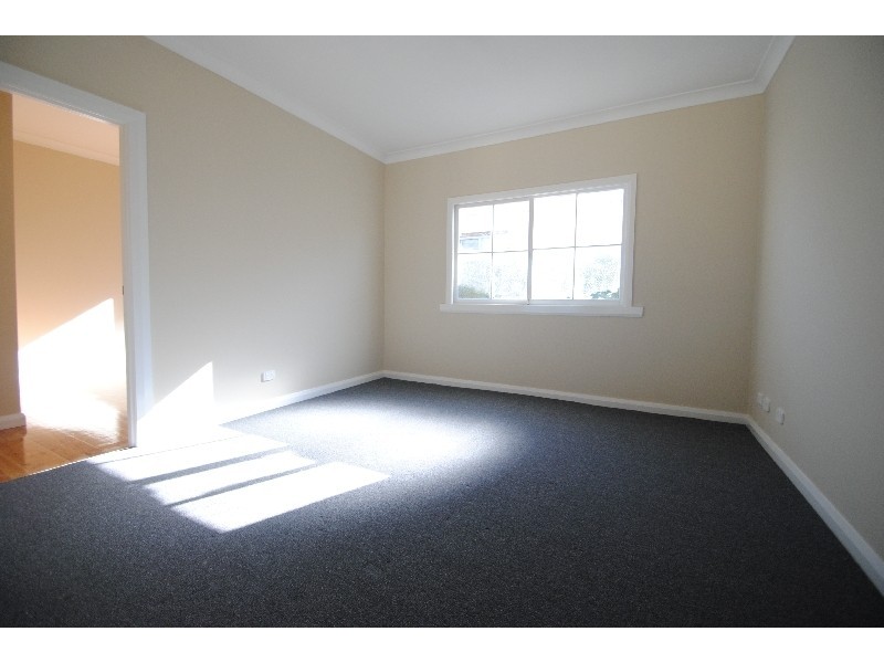 10 Victoria Ave, Toukley NSW 2263