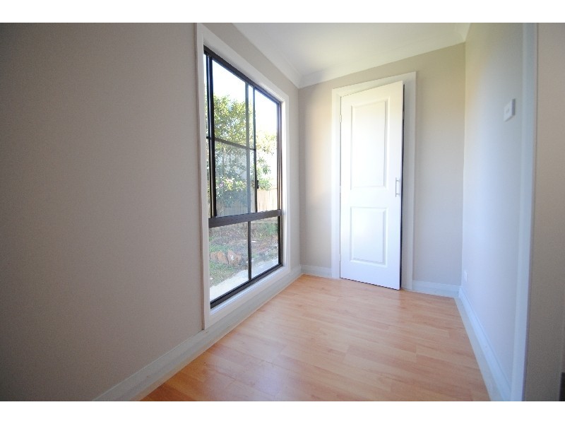 10 Victoria Ave, Toukley NSW 2263