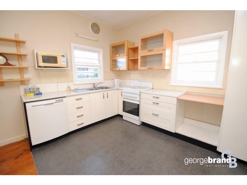 4 Yaralla Road, Toukley NSW 2263