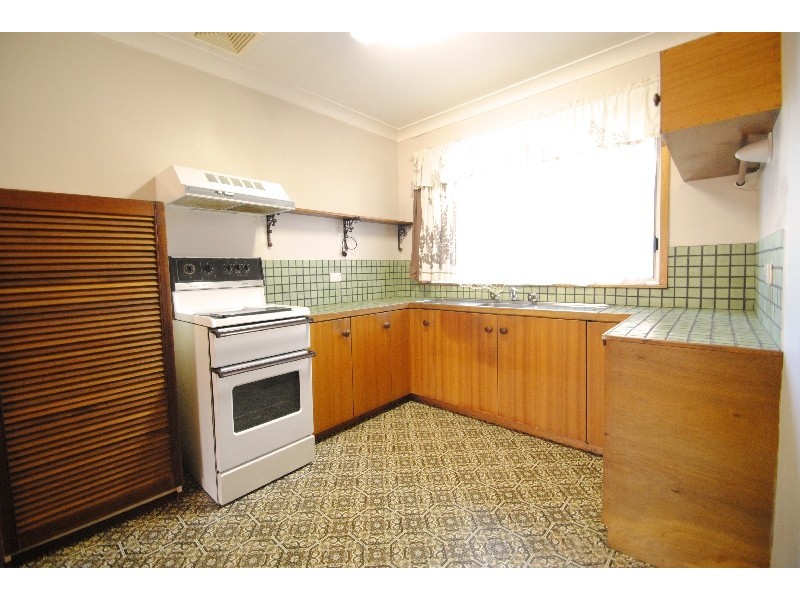 15 Montah Avenue, Berkeley Vale NSW 2261