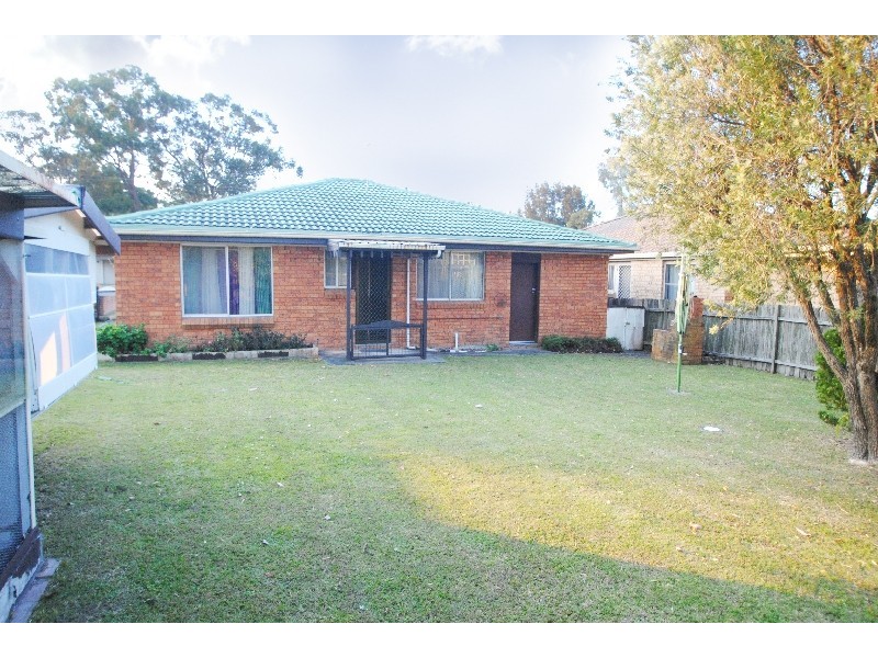 15 Montah Avenue, Berkeley Vale NSW 2261
