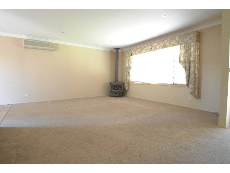 7 Cranbrook Crescent, Killarney Vale NSW 2261