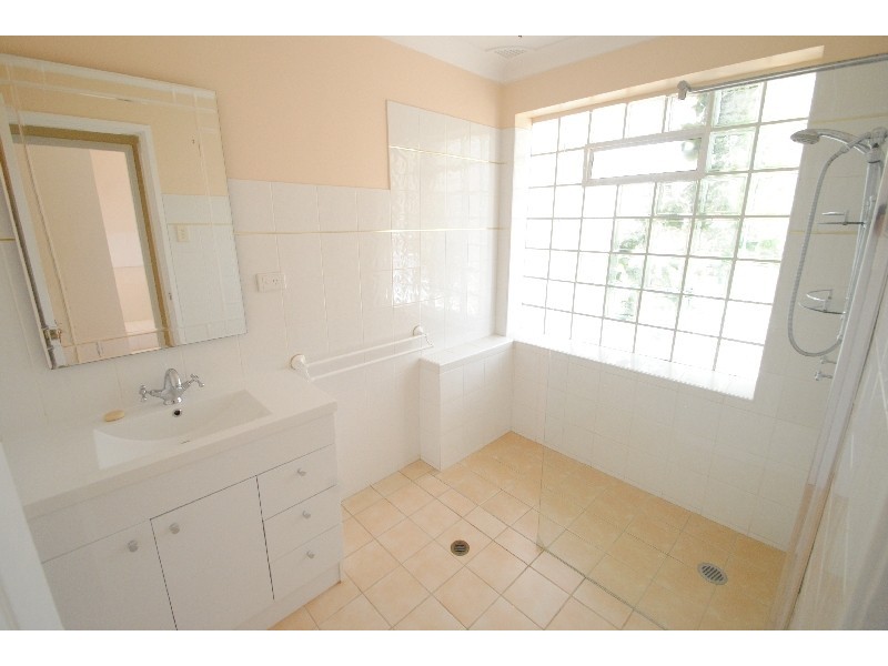 7 Cranbrook Crescent, Killarney Vale NSW 2261