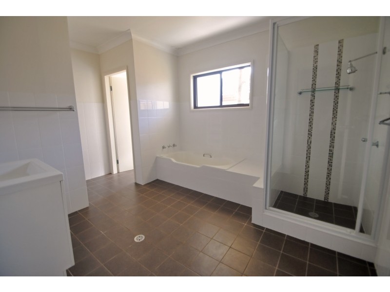 25 South Street, Killarney Vale NSW 2261