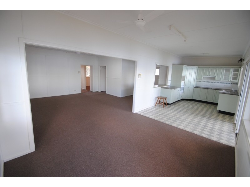 162 Tuggerawong Rd, Wyongah NSW 2259