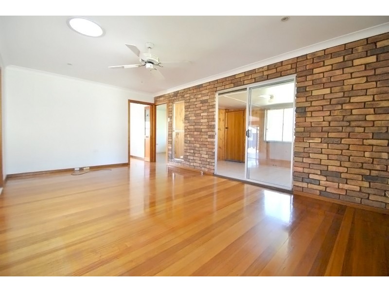 18 Laguna Pde, Berkeley Vale NSW 2261