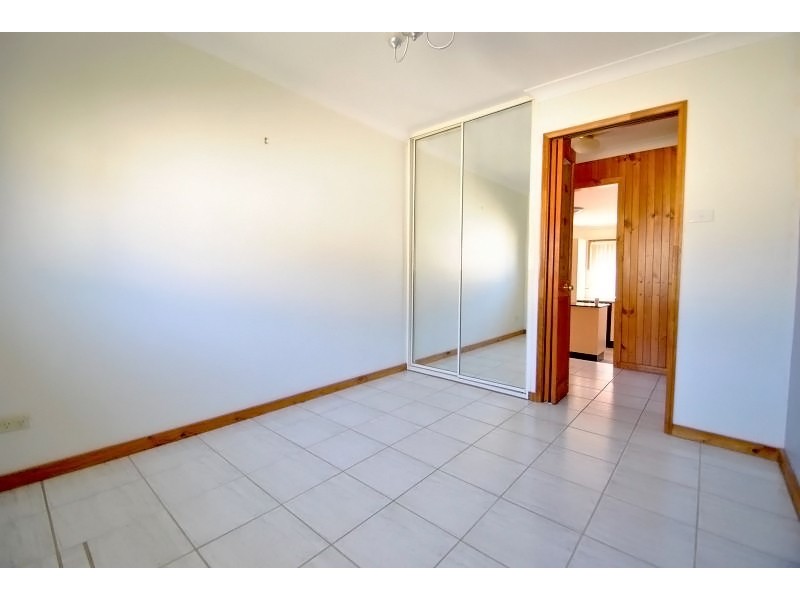18 Laguna Pde, Berkeley Vale NSW 2261