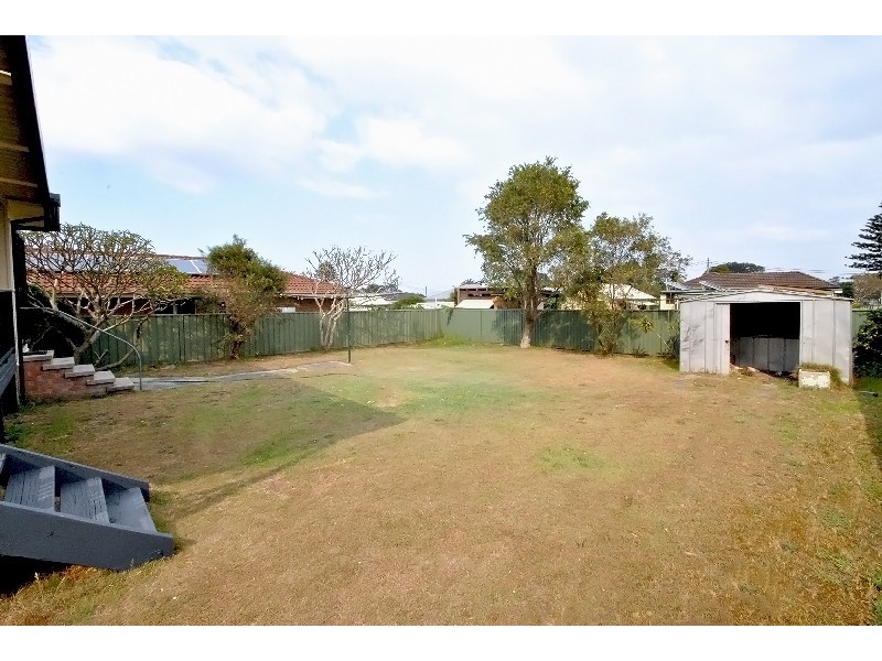 12 Canton Beach Road, Toukley NSW 2263