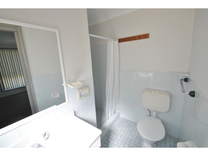 10 Essex Street, Gorokan NSW 2263