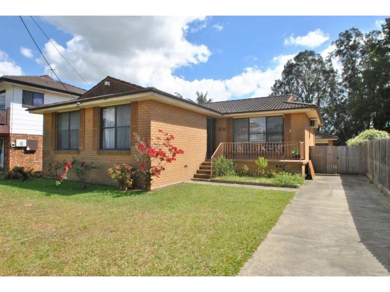 9 Black Swan Street, Berkeley Vale NSW 2261