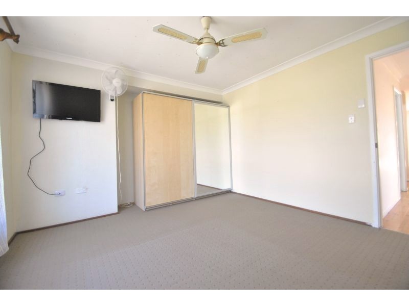 9 Black Swan Street, Berkeley Vale NSW 2261