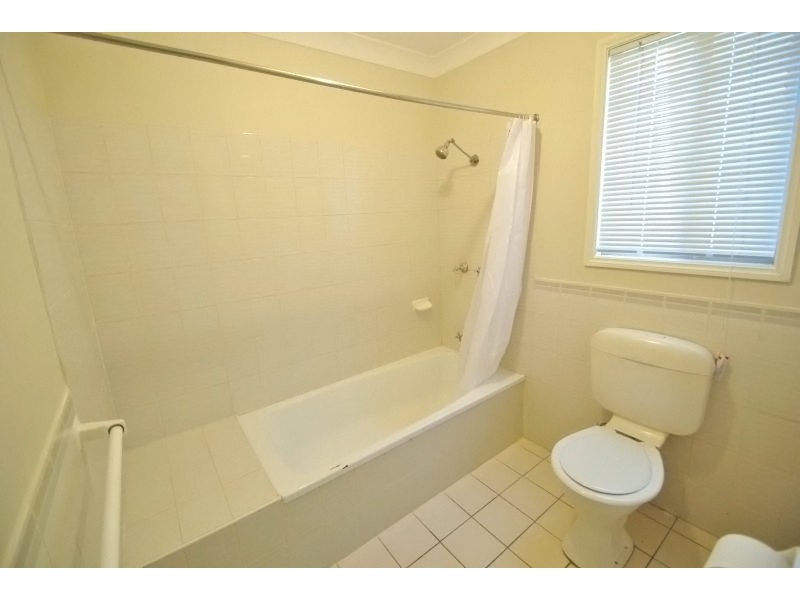 17 Judith Ann Drive Berekley Vale, Berkeley Vale NSW 2261