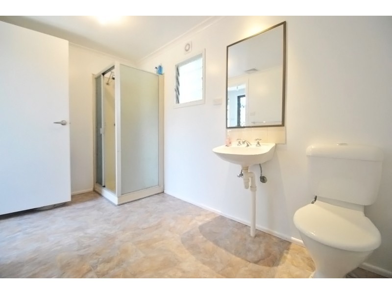 11a Warrina Ave, Summerland Point NSW 2259