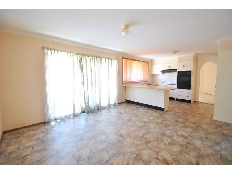 7  Japonica Close, Lake Haven NSW 2263