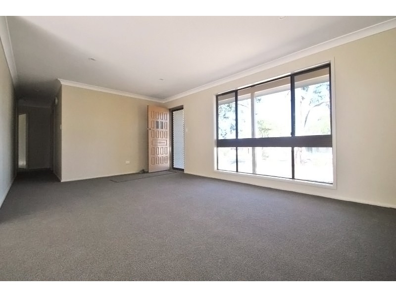 31 Minnamurra Rd, Gorokan NSW 2263