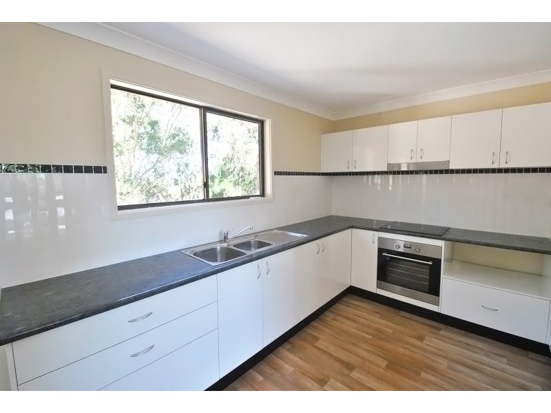 31 Minnamurra Rd, Gorokan NSW 2263