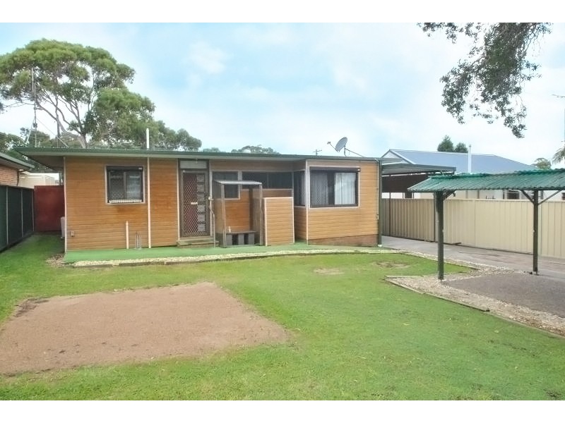 16 Athol Street, Toukley NSW 2263