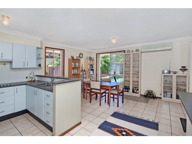 10 Belshaw Place, Bateau Bay NSW 2261