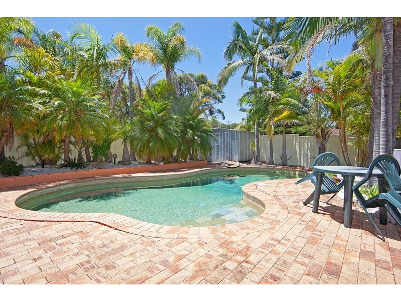 10 Belshaw Place, Bateau Bay NSW 2261