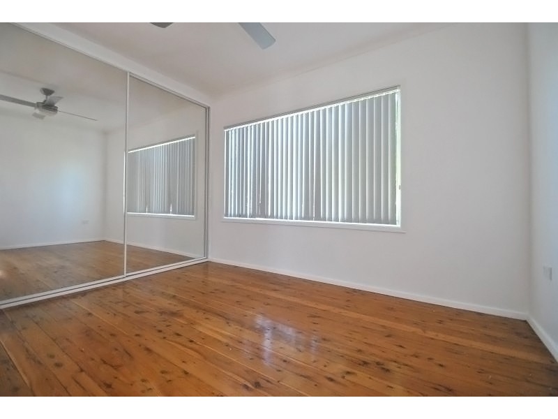 40 Dampier Boulevard, Killarney Vale NSW 2261