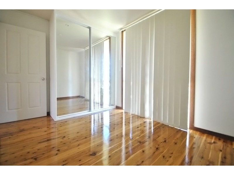 8 Fourth Avenue, Toukley NSW 2263