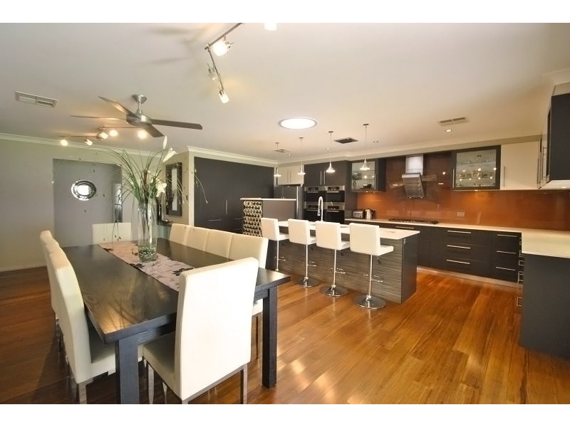 25 Wallum Cr, Woongarrah NSW 2259