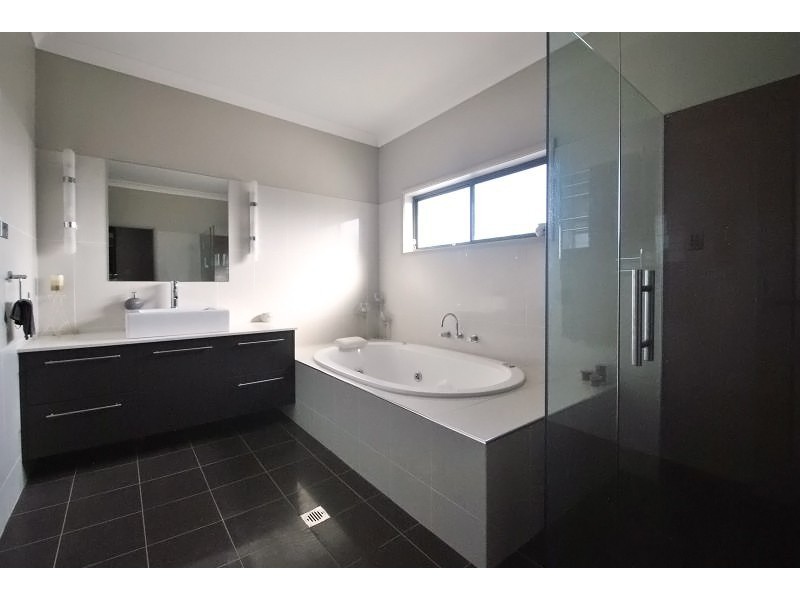 25 Wallum Cr, Woongarrah NSW 2259
