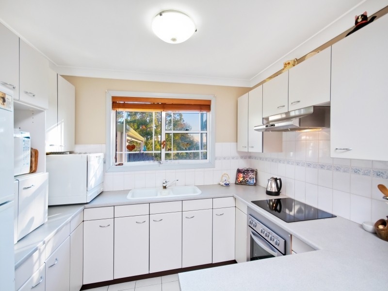 17 Tosca Drive, Gorokan NSW 2263