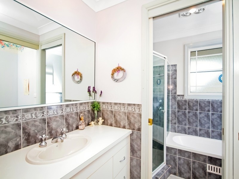 17 Tosca Drive, Gorokan NSW 2263