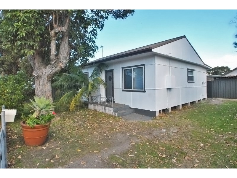 4 Dunleigh Street, Toukley NSW 2263