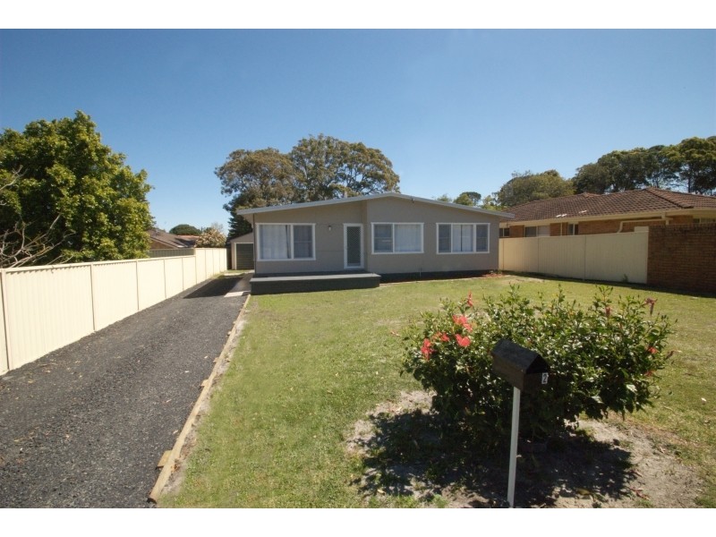 2 Cochrane Avenue, Canton Beach NSW 2263