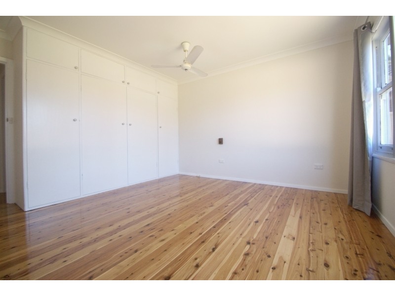 2 Cochrane Avenue, Canton Beach NSW 2263