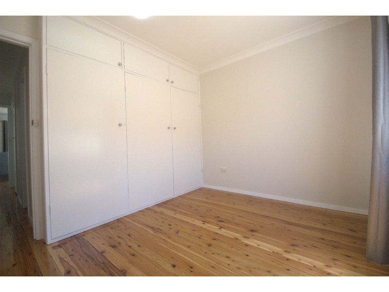 2 Cochrane Avenue, Canton Beach NSW 2263