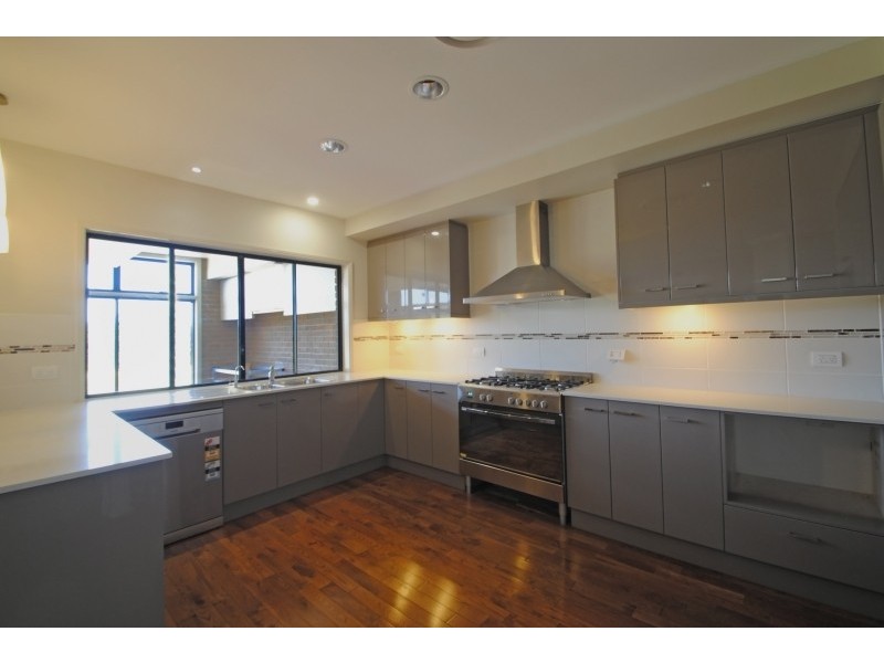8 Farrier Cr, Hamlyn Terrace NSW 2259