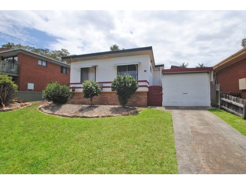 11 Leslie Avenue, Gorokan NSW 2263