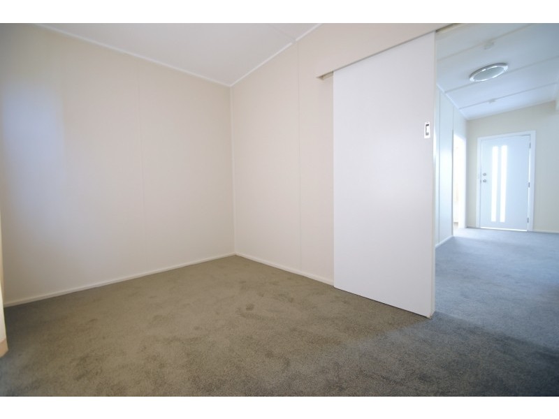 11 Leslie Avenue, Gorokan NSW 2263