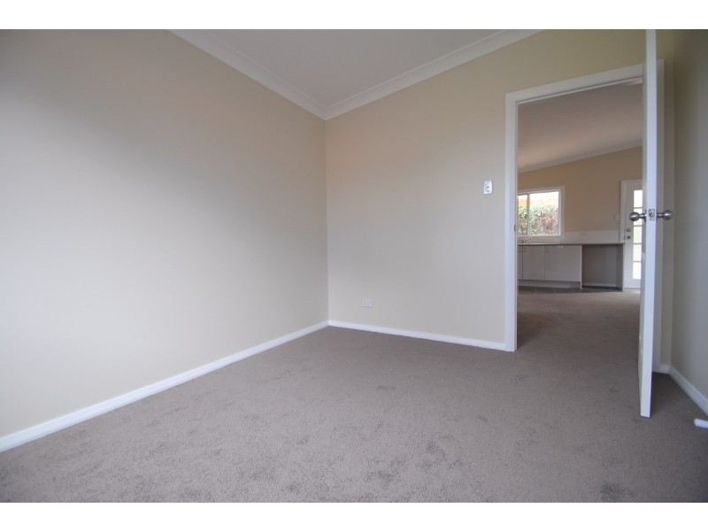 11a Leslie Avenue, Gorokan NSW 2263