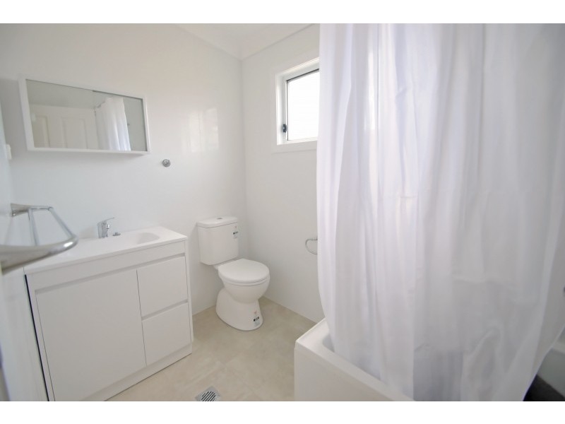 11a Leslie Avenue, Gorokan NSW 2263