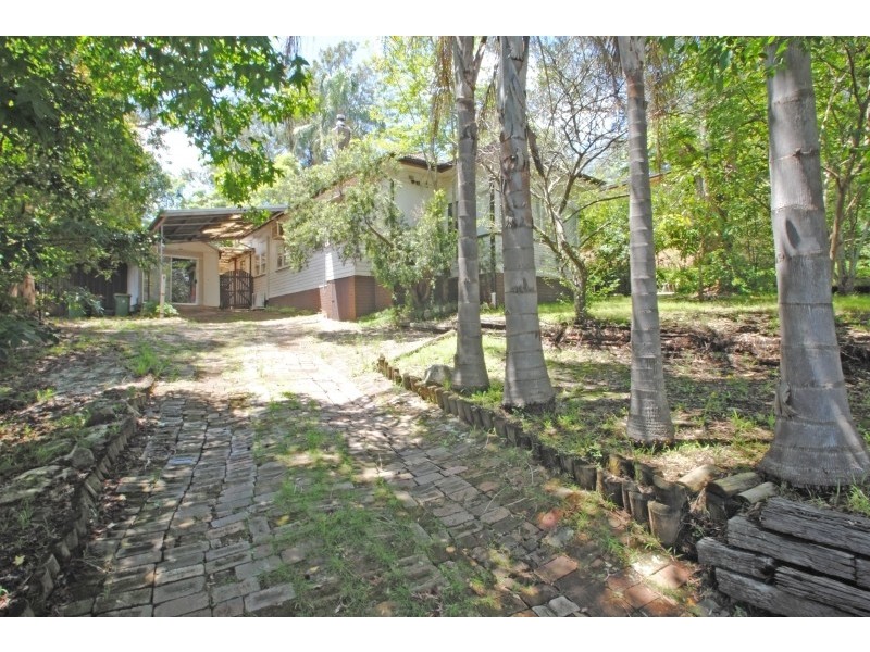 4 Hargraves Street, Wyong NSW 2259