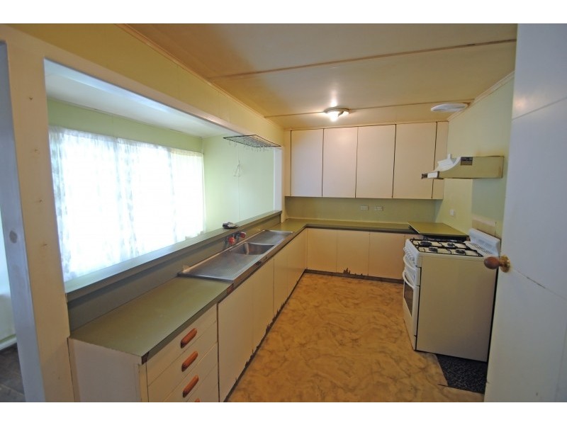 4 Hargraves Street, Wyong NSW 2259